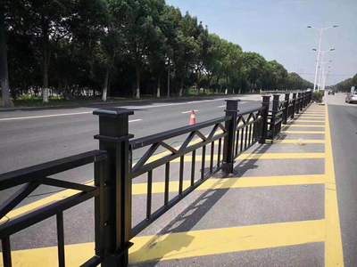 城市道路交通隔離護(hù)欄設(shè)置規(guī)范 途亮安全設(shè)施
